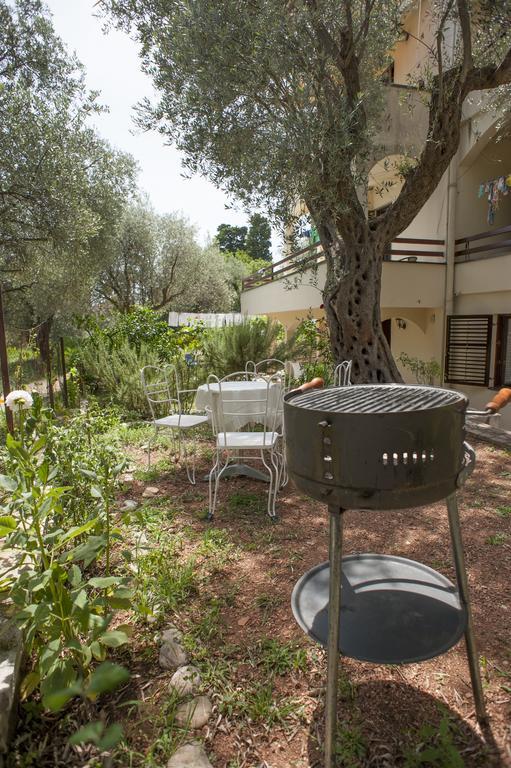 Gregovic Family Apartments Petrovac Екстер'єр фото